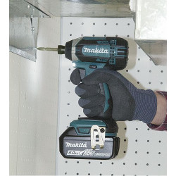Atornillador Impacto MAKITA DTD152RTJ 18V 165Nm 5.0Ah + Juego Puntas 18V