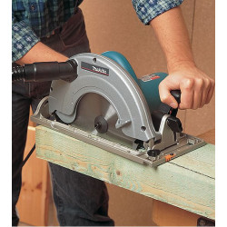Sierra Circular 235mm 2.000W Maletín 5903RK + Regalo Gafas Protección Sierras Circulares