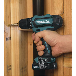 Taladro Atornillador MAKITA 12V 30Nm 2.0Ah DF333DSAE + JUEGO 30 PUNTAS + ADAPTADOR 10.8V