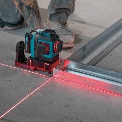 Nivel Láser Rojo MAKITA SK700D 3 Lineas 12V 2.0Ah + Tripode Medidores y Niveles Láser