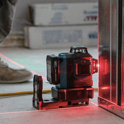 Nivel Láser Rojo MAKITA SK700D 3 Lineas 12V 2.0Ah + Tripode Medidores y Niveles Láser