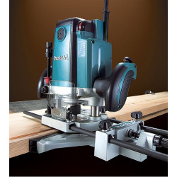 Fresadora Superficie MAKITA RP2303FC07 2.300W 6-8-12mm 70mm CON MALETIN MAKPAC Fresadoras de Superficie