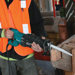 Sierra de Sable MAKITA JR3070CT 1.510W AVT Sierras de sable