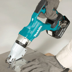 Cizalla Metal MAKITA DJS200Z BL 18V LXT 2,0mm Roedoras y Cizallas