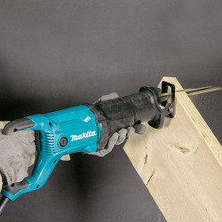 Sierra de Sable MAKITA JR3051TK 1.200W Maletin PVC Sierras de sable