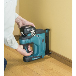 Clavadora MAKITA DBN500Z 18V Ø1,2mm 50mm Clavadoras y Grapadoras